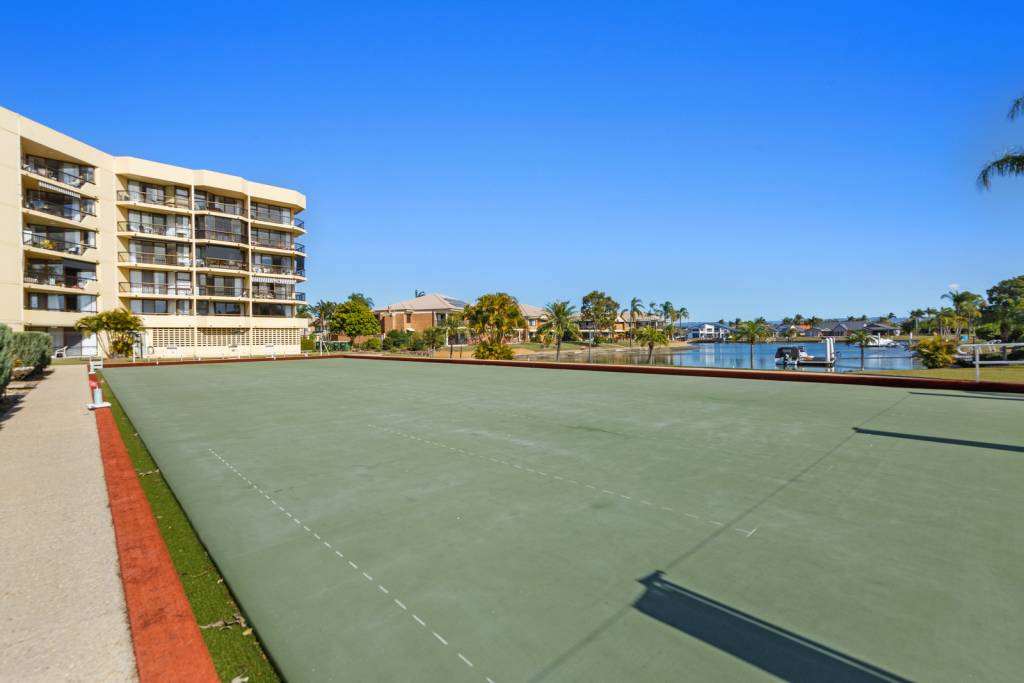 Runaway Bay Retirement Village putting green